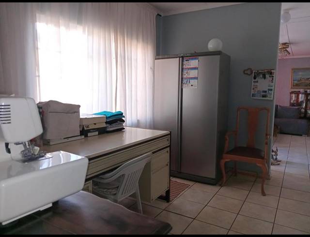 3 BEDROOM HOUSE FOR SALE IN VANDERBIJLPARK SW 1